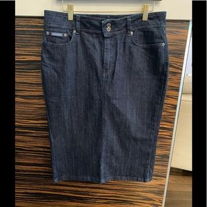 Dolce&Gabbana Denim Knee Length Skirt!
